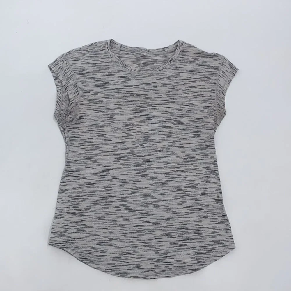Lululemon Shirt Lost In Pace Short Sleeve Space Dye Black White Fits like a 6